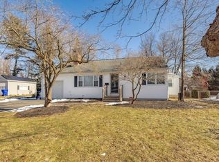 39 E Allen Ridge Rd, Springfield, MA 01118