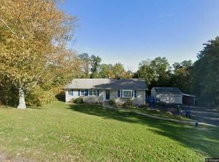 918 Wintergreen Ave, Hamden, CT 06514