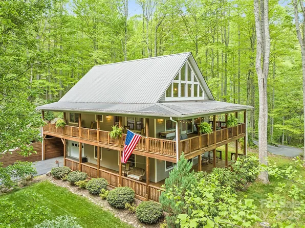 92 Streamside Dr, Waynesville, NC 28785