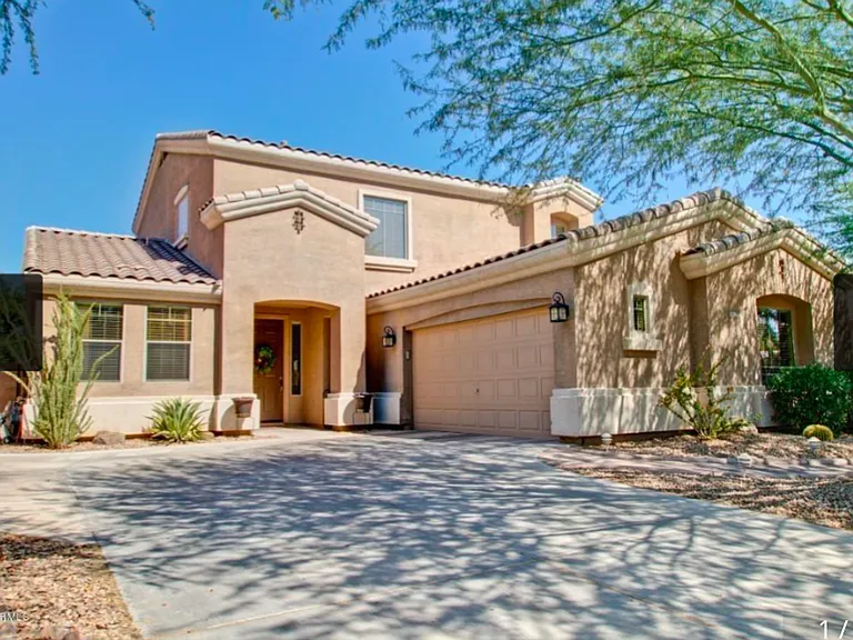 4708 E County Down Dr — Photo 1