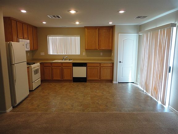 5th image of 9532 Crown Pines Ct