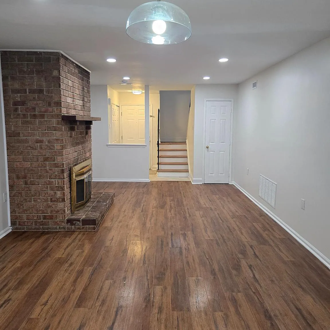 3 bed, 2.5 bath, 1603 sqft, $3,000 — Photo 3