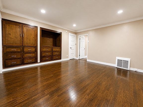 4th image of 4308 Gateway Ave #1