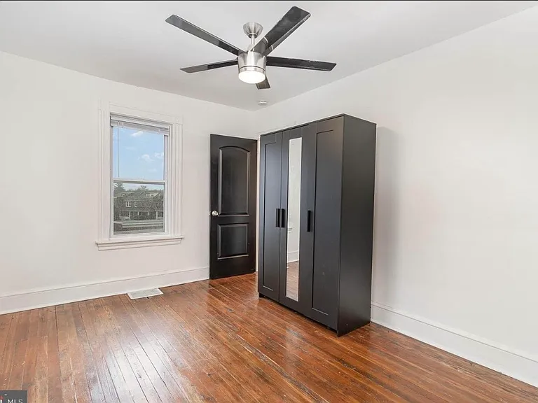 719 N Plum St #2 — Photo 14