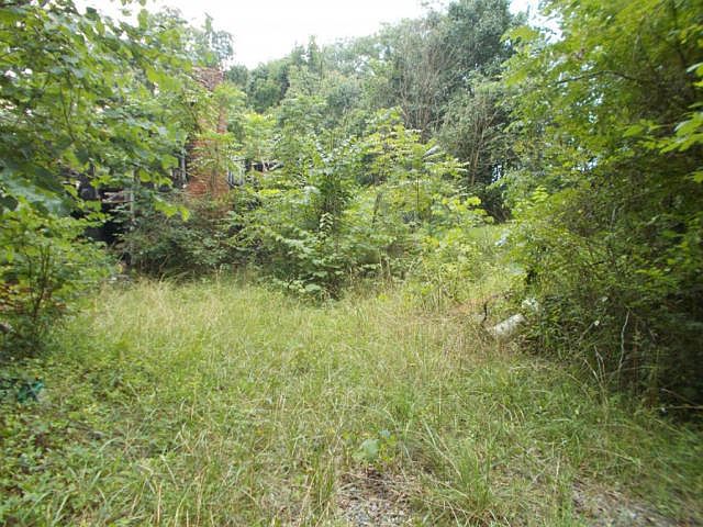 2nd image of 452 Oak Grove Rd