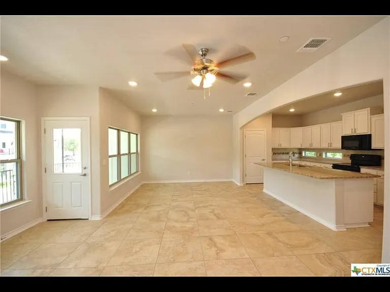 221 Birch Oak Ln — Photo 15
