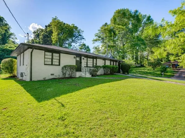 3305 Flowers Dr, College Park, GA 30337