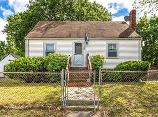 13 Rainbow Rd, Peabody, MA 01960
