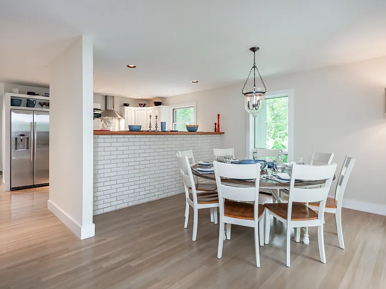 6 Woodcrest Dr — Photo 3