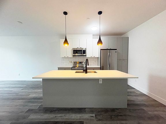 4th image of 12320 222nd St #205
