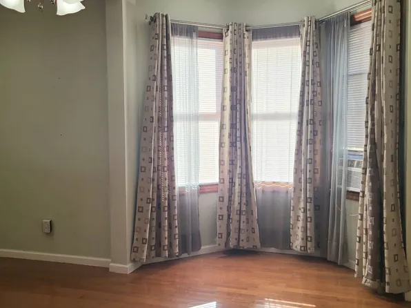 561 Avenue East image 28 of 36