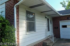 2nd image of 225 Garfield Dr NE