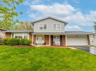 230 Hampshire Ln, Bolingbrook, IL 60440