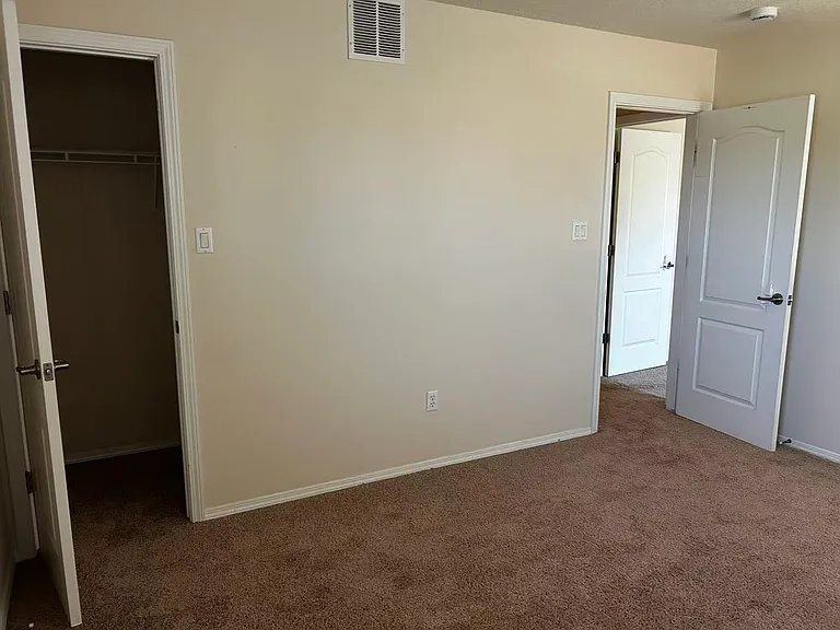 10916 Fort Point Ln NE — Photo 9