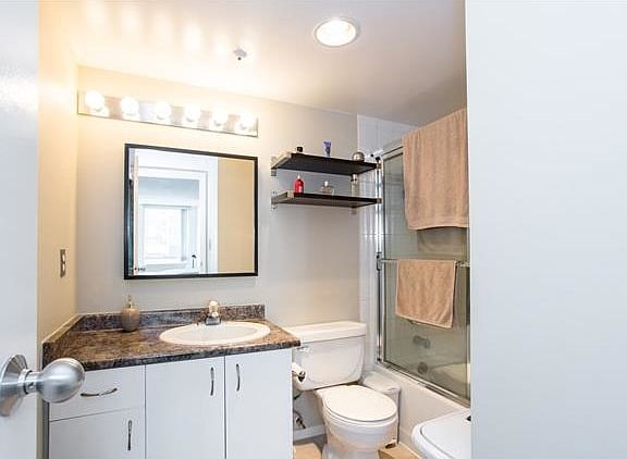 4th image of 811 Helmcken St #D191
