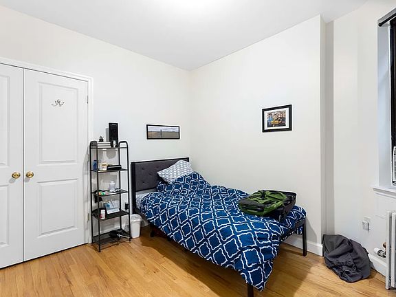 4th image of 144 W 17th St #5R