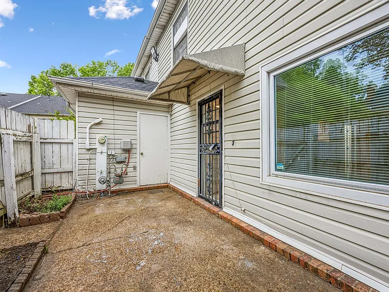 6137 Quince Rd — Photo 21