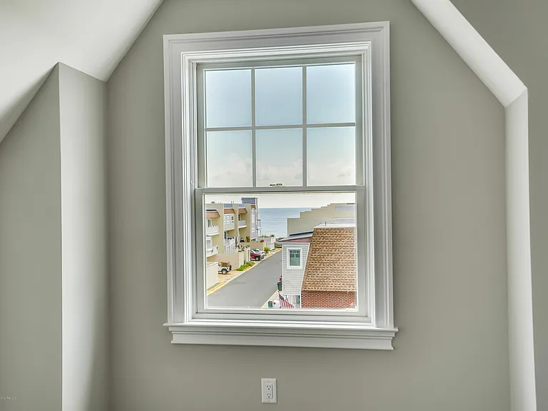 1260 Ocean Ave #B — Photo 43