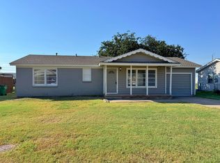 813 Van Horn St, Iowa Park, TX 76367
