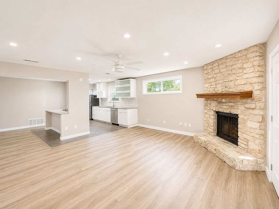 Living room with fireplace