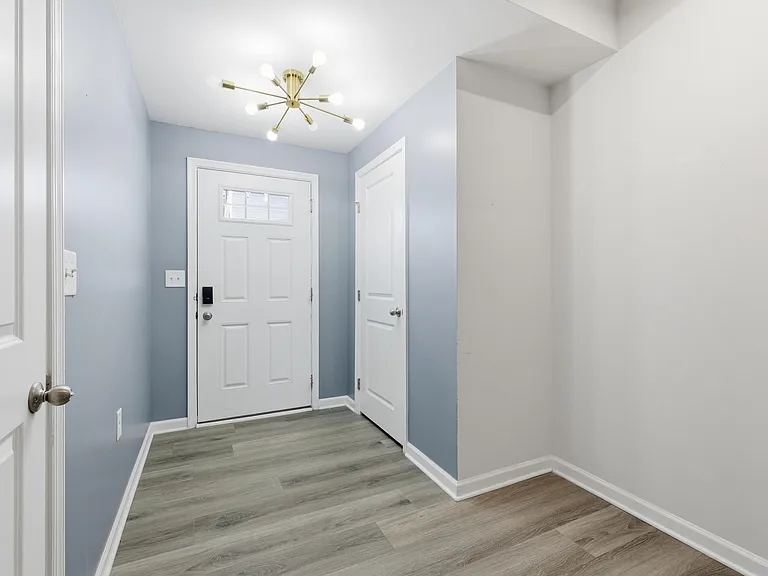 1104 Brimstone Way — Photo 5