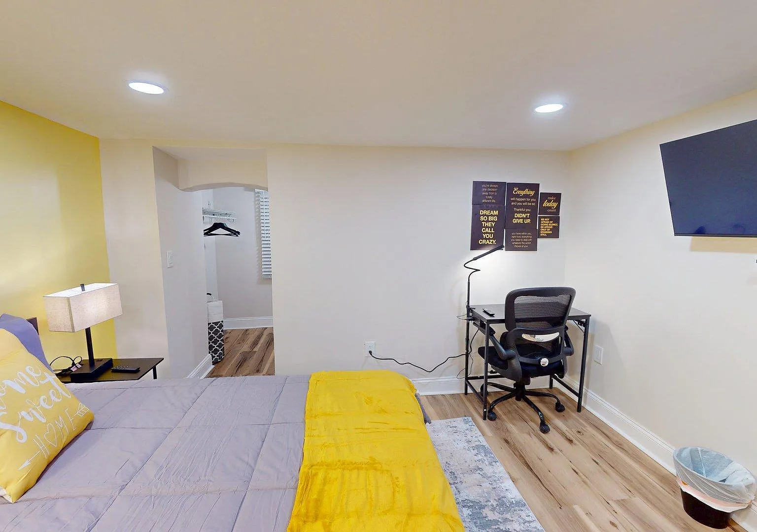4 bed, 5.0 bath, 1700 sqft, $1,152 — Photo 3