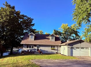 479 Juniper Dr, Petersburg, IL 62675