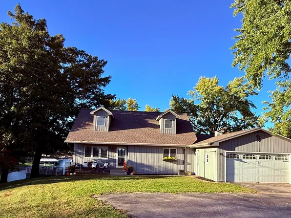 479 Juniper Dr, Petersburg, IL 62675