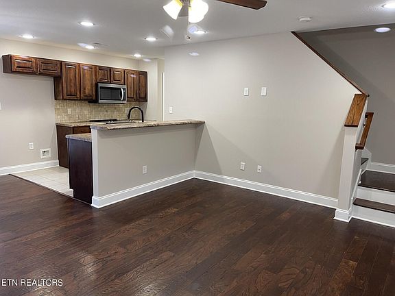 5th image of 6813 Blue Jay Ln