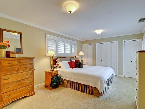 5th image of 1530 Lochinvar Ave