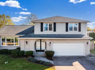 228 Sundown Trl, Williamsville, NY 14221