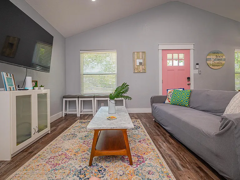 511 N Racine St — Photo 12