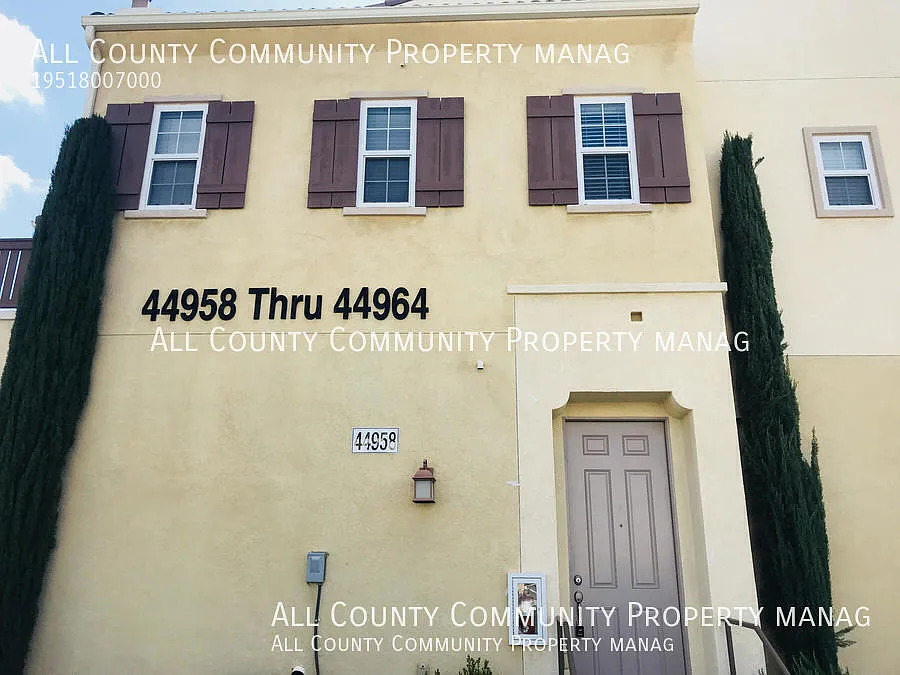 3 Bed 2.5 Bath - 3 Level Townhome for Rent in Temecula — Photo 1