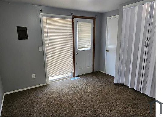 5th image of 17888 Hoover St