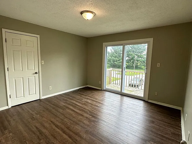 4178 4192 Street Rd #10 — Photo 4