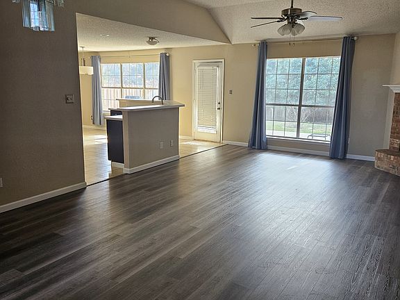 5th image of 2206 Green Stone Dr