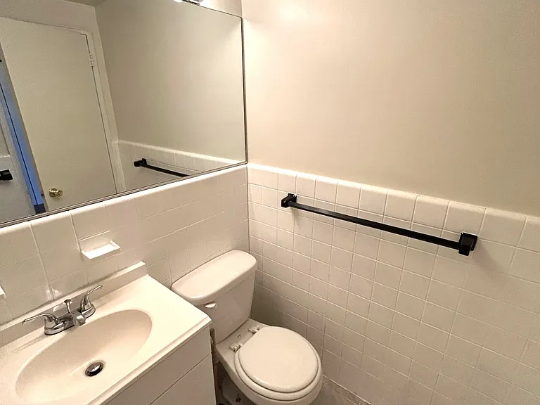 2101-17 Chestnut St #724 — Photo 8