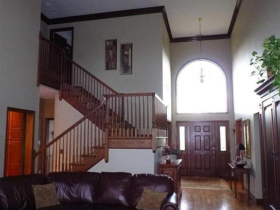 5th image of 10372 Black Birch Dr