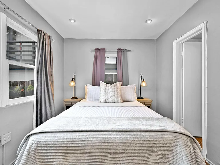 1405 W Bay Ave — Photo 4