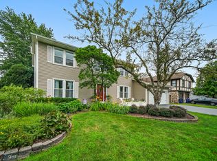 4355 Arbor View Dr, Lisle, IL 60532