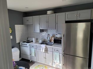 320 Clayton St, Central Islip, NY 11722