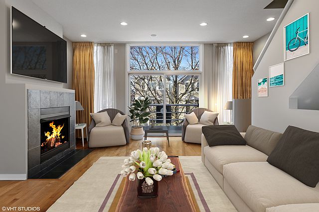 1st image of 1707 W Wellington Ave