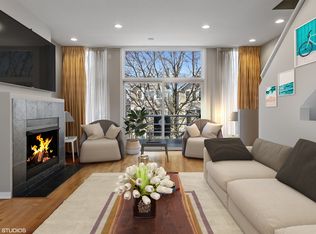 1707 W Wellington Ave, Chicago, IL 60657