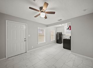2002 Mustang Rd APT 8, Alvin, TX 77511