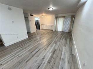 5838 SW 74th Ter APT 118, South Miami, FL 33143