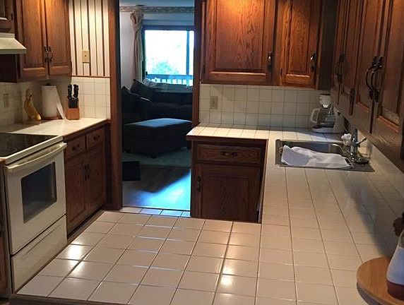 3rd image of 208 Clubside Dr NW