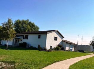 1095 Grove Ave, Garner, IA 50438