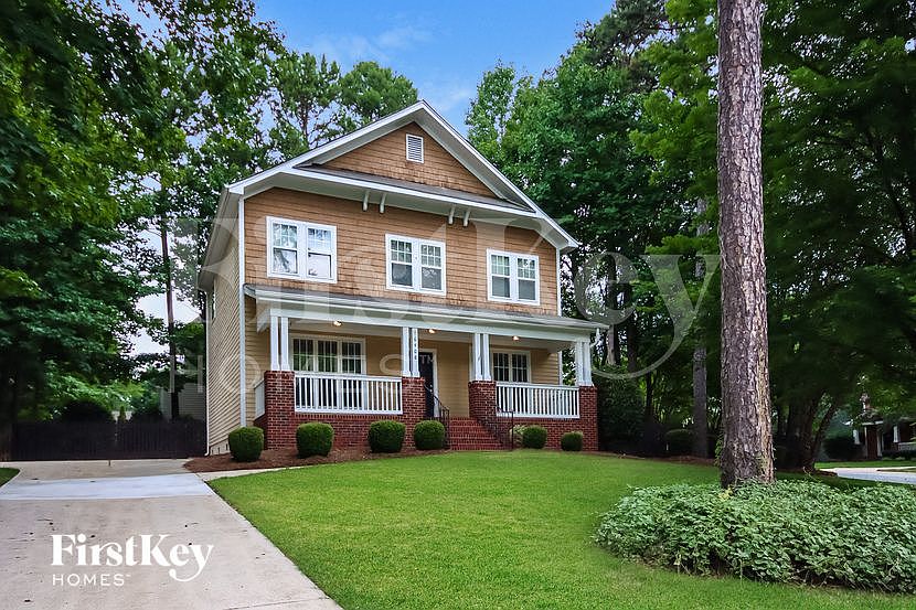 1st image of 16408 Kelly Park Cir