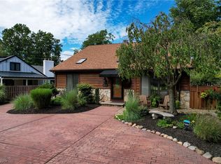 20950 Lake Rd, Rocky River, OH 44116