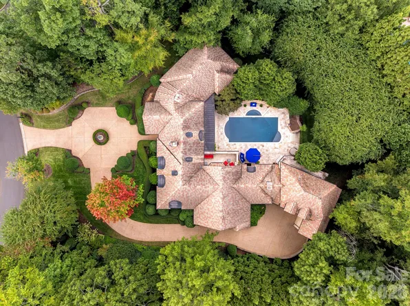 4231 Fox Brook Ln, Charlotte, NC 28211